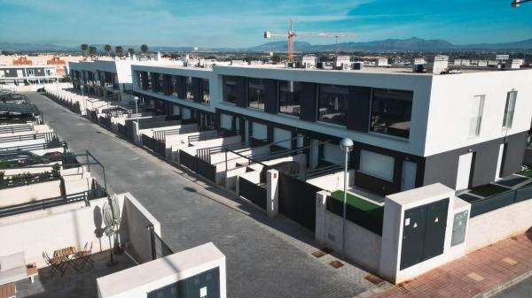 Casa independiente en calle de Xipre, 70