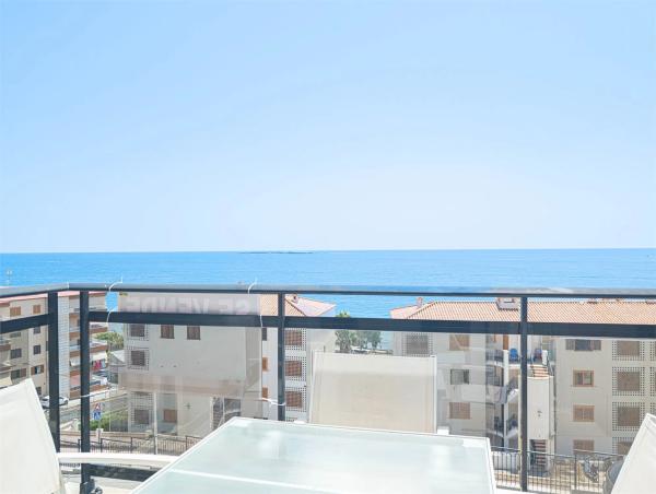 Piso en avenida Catalanet