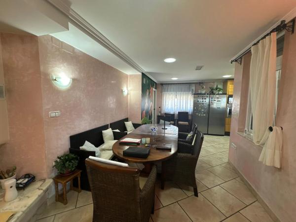 Casa independiente en camino Viejo de Elche