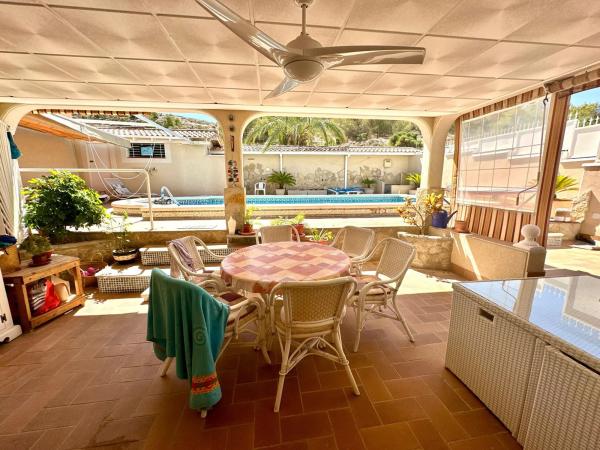 Casa independiente en camino Viejo de Elche