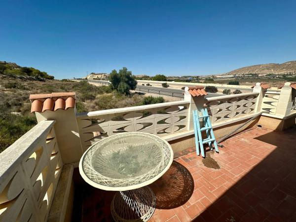 Casa independiente en camino Viejo de Elche