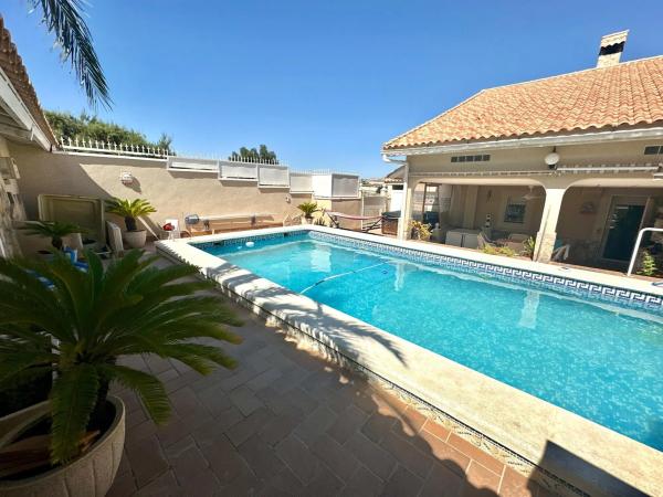 Casa independiente en camino Viejo de Elche