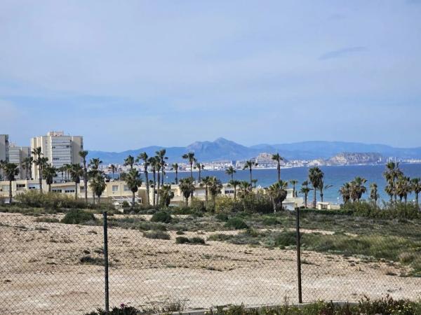 Chalet en Barrio El Palmeral-Urbanova-Tabarca