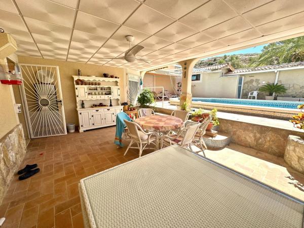 Casa independiente en camino Viejo de Elche