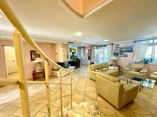 Casa independiente en camino Viejo de Elche