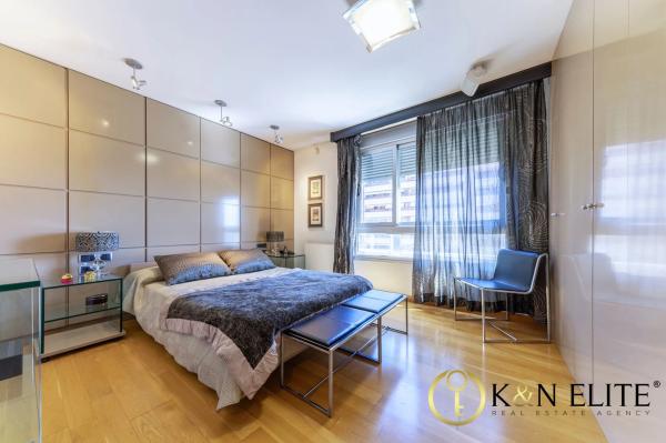 Piso en calle Moratín, 21