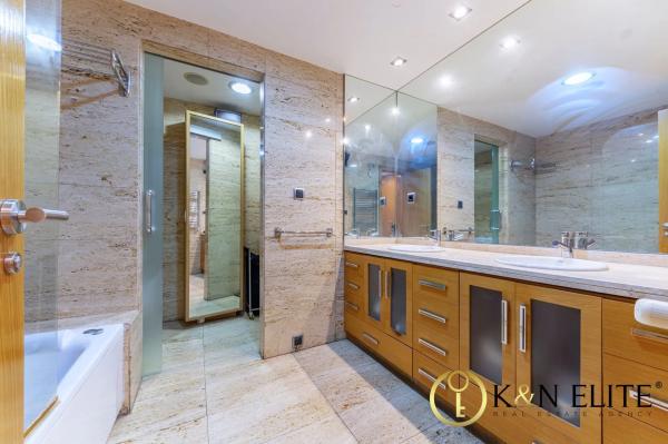 Piso en calle Moratín, 21