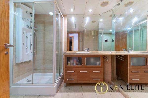 Piso en calle Moratín, 21