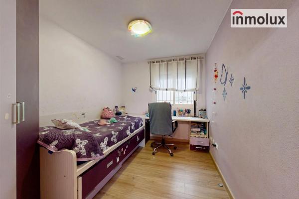 Piso en calle Sacerdote Isidro Albert