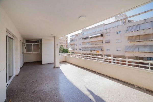 Piso en avenida Periodista Rodolfo de Salazar