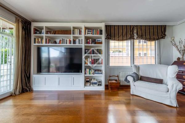 Casa independiente en avenida Fotografo Francisco Cano