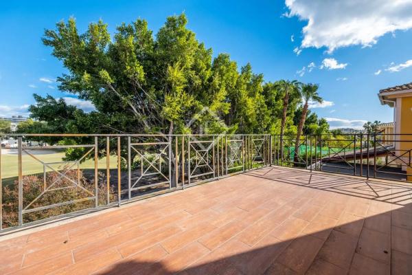 Casa independiente en avenida Fotografo Francisco Cano