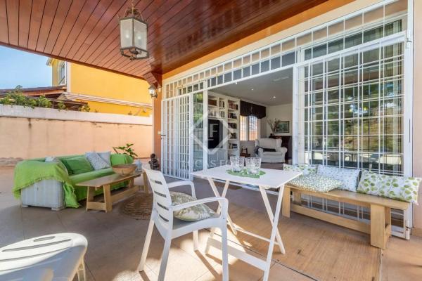 Casa independiente en avenida Fotografo Francisco Cano