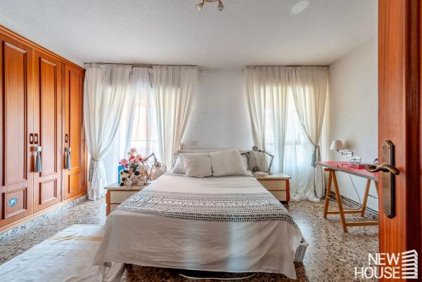 Chalet adosado en calle de la Dorada