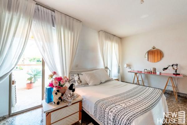 Chalet adosado en calle de la Dorada