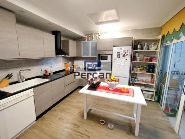 Casa independiente en avenida del Vincle