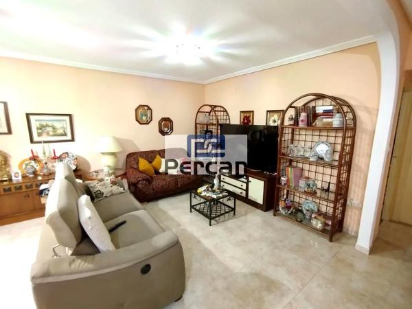 Casa independiente en avenida del Vincle