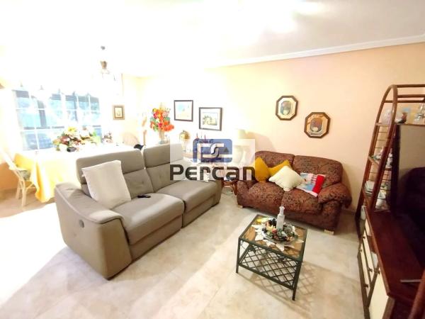 Casa independiente en avenida del Vincle