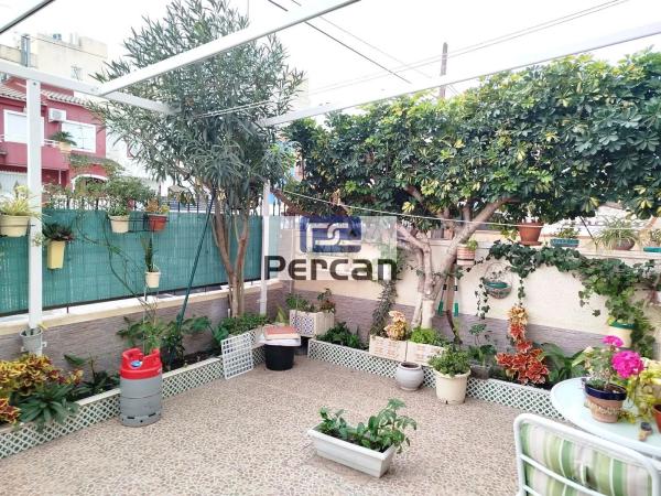 Casa independiente en avenida del Vincle