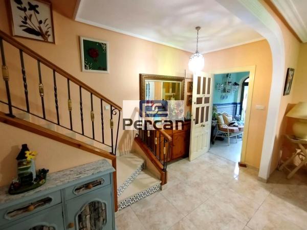 Casa independiente en avenida del Vincle