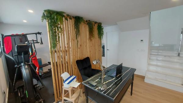 Chalet pareado en calle Lorcha