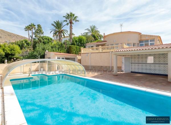 Casa independiente en calle Islandia, 196 -212