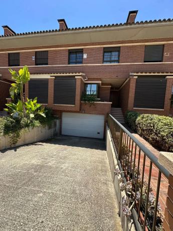 Chalet adosado en calle Ossa Major, 3