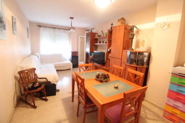 Piso en calle Río Turia, 23