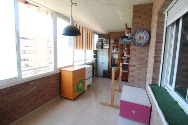 Piso en calle Río Turia, 23