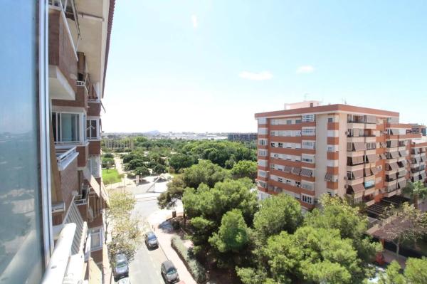 Piso en calle Río Turia, 23