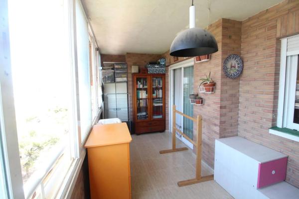 Piso en calle Río Turia, 23