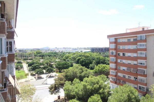 Piso en calle Río Turia, 23