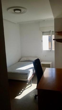 Piso en plaza del Centenari, 45