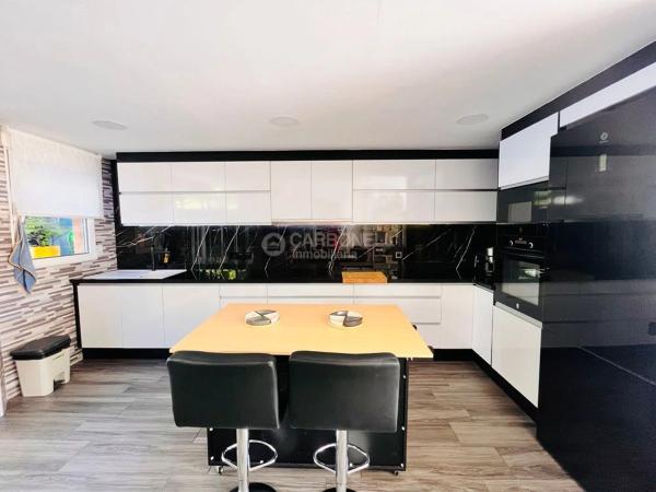 Chalet adosado en calle Perú