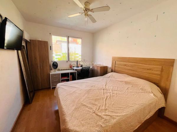 Chalet adosado en calle Perú