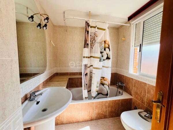 Chalet adosado en calle Perú