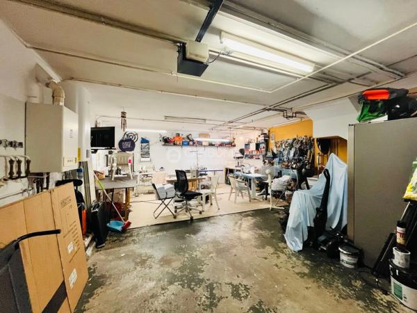 Chalet adosado en calle Perú