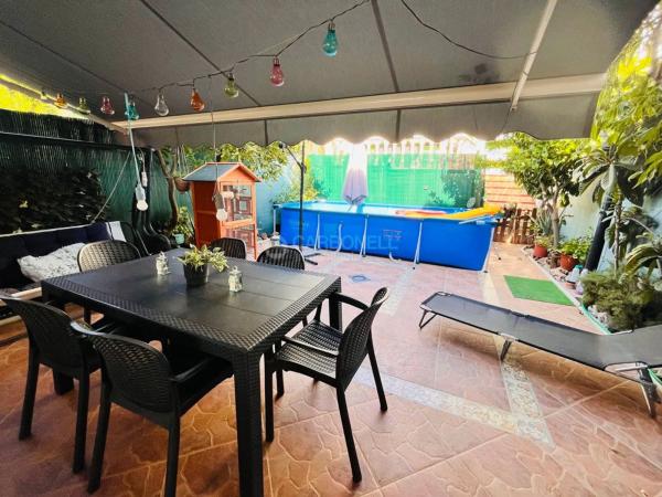 Chalet adosado en calle Perú