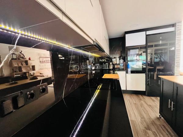 Chalet adosado en calle Perú