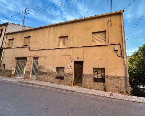 Casa de pueblo en calle de Laporta, 18