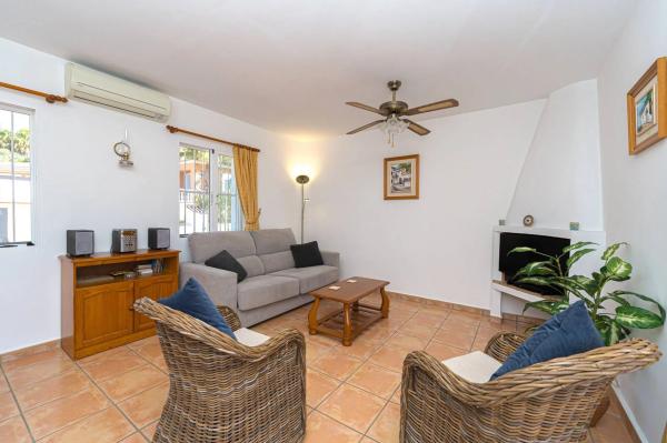 Casa independiente en calle los Robles