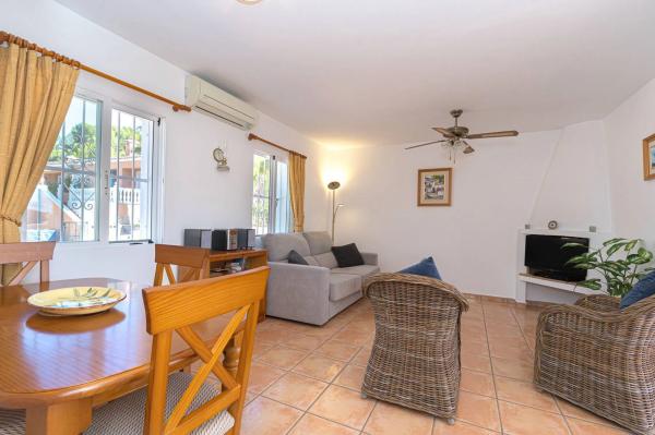 Casa independiente en calle los Robles