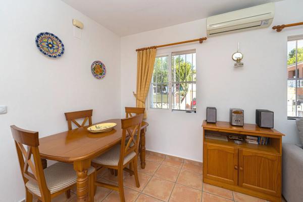 Casa independiente en calle los Robles