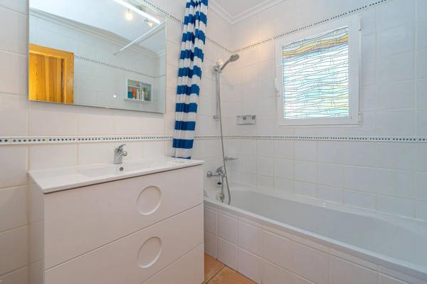 Casa independiente en calle los Robles