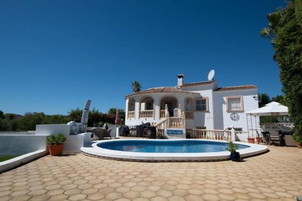 Casa independiente en Urbanització les Fonts