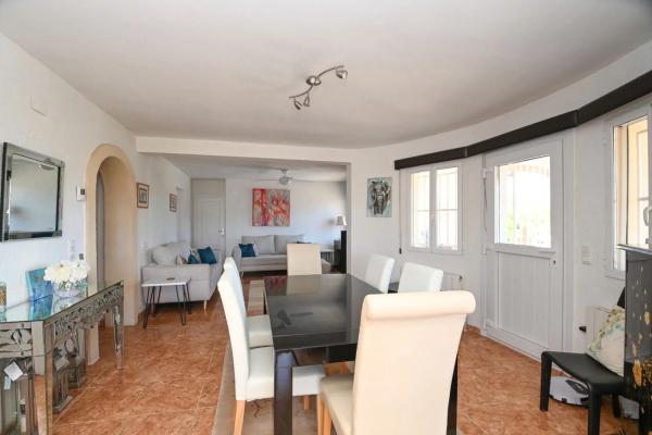 Casa independiente en Urbanització les Fonts