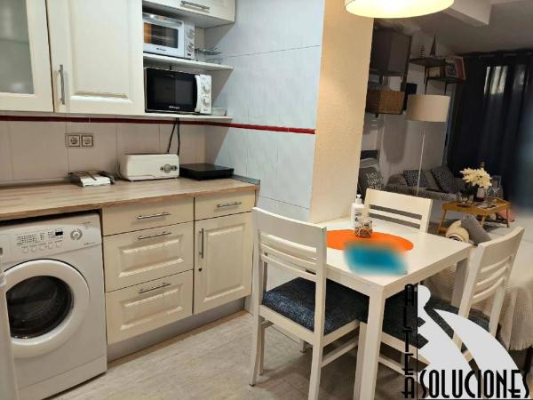 Piso en avenida Rosa de los Vientos