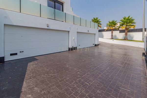 Casa independiente en Partida Benicolada, 2 s