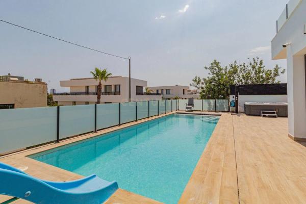 Casa independiente en Partida Benicolada, 2 s