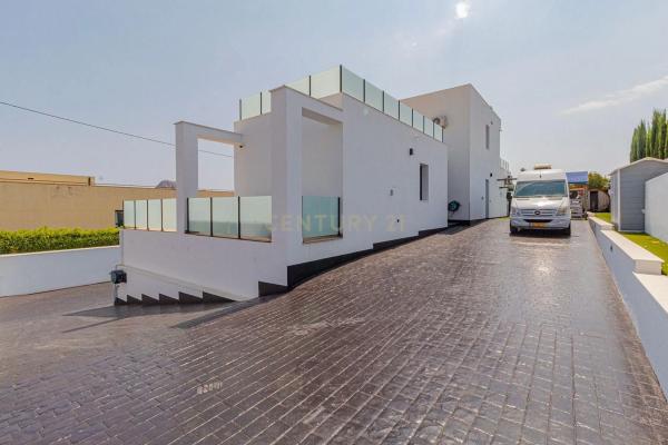 Casa independiente en Partida Benicolada, 2 s